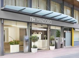 NH民都洛岛卡斯特利翁酒店，位于卡斯特利翁-德拉普拉纳的带停车场的酒店