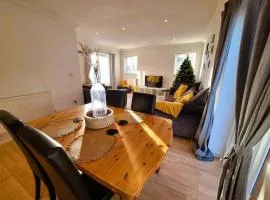 Modern home close to amenities and transport links