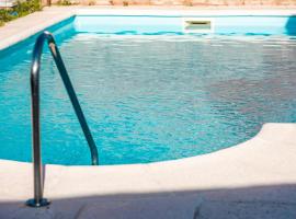 HOSTERIA NIDO DE CONDORES-Solo Adultos，位于米娜克拉韦罗的酒店