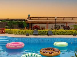 Huaral House Piscina y Terraza，位于瓦拉尔的酒店