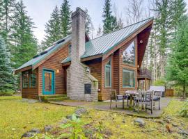 19 Mi to Slopes at Crystal Mtn Getaway with Hot Tub，位于伊纳姆克洛的酒店