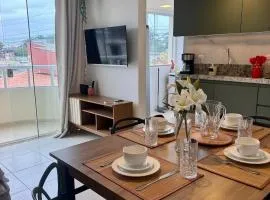 Apê a 100m do mar com piscina no condomínio