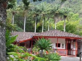 Hostal Rio Arabia - Valle De Cocora HOTEL，位于萨兰托的青旅