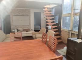 Cabaña melinka y Cabaña Grande，位于瓦尔迪维亚的酒店