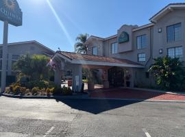 La Quinta by Wyndham Pinellas Park St Peterburg Clearwater，位于皮内拉斯公园的酒店