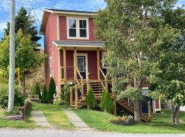 Top Guest Rated Luxury Home - The Crows Nest，位于特里尼蒂的酒店