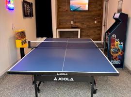 Beachy home near boat launches, beaches, and The Wharf! King bed and pet friendly，位于奥兰治比奇的酒店