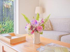 The Grey Studio@13a，位于Carterton的酒店