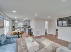 Walk to Leesburg Historic District Family Retreat