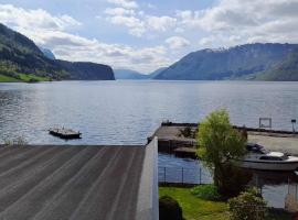 Grodås Lake View Apartment，位于Hornindal的酒店