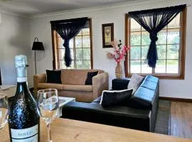 The Little Benalla Escape - Cosy Country Getaway