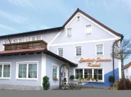 里贝尔膳食酒店