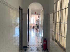 Nhà nghỉ Duy Khải，位于昆岛的酒店