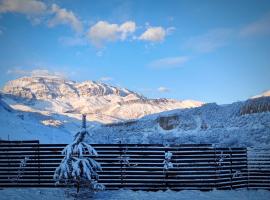 Shahdag Mountain House，位于库萨雷的酒店