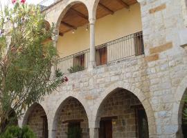 Domaine de Chouchene，位于Şaḩrat al Qashsh的酒店