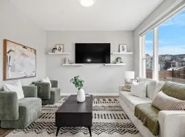 Herron Rise Luxury 4 Bedroom Main Floor
