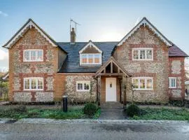 Garsington Studios Chilterns Farm House - Pass the Keys