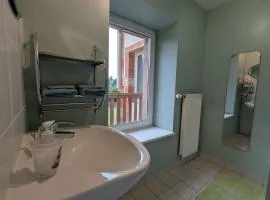 Chambre Perce-neige, Maison d'hôtes Les Accacias