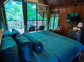 Charming Ao Luek Tai Retreat with Breathtaking Views，位于Ao Luk的酒店