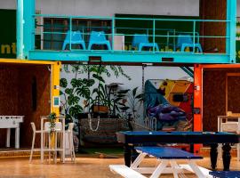 WOT Peniche Social，位于佩尼契的酒店