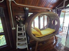 Peaceful Mountain Retreat in Ao Luek Tai，位于Ao Luk的酒店