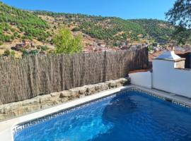 Chalet antiguo reformado，位于El Hoyo de Pinares的酒店