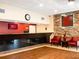 Red Roof Inn Slidell，位于斯莱德尔的酒店