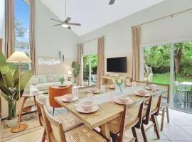 Heated Pool Minutes to Beaches BBQ Patio Playroom