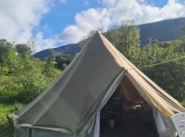 Grande tente au pied du Vercors