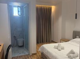 Blue Pines Villa，位于伏罗拉的酒店
