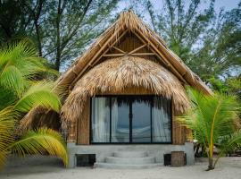 MUUN experience，位于卡门城的海滩酒店