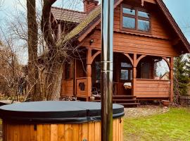 Sosnowy domek w rezerwacie nad Narwią，位于Bokiny的酒店