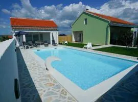 Green Escape Holiday House by Villas Guide