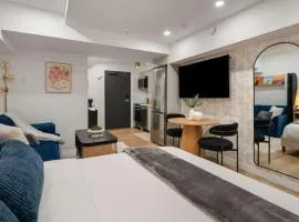 The McCaul by Casa Hotels - Cozy Basement Studio