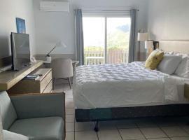 Comfort Studio King at Boundless Bliss Hotel，位于Raphune的酒店