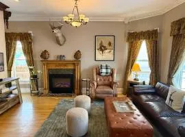 Governor's Mansion Guest Suites For Big Groups