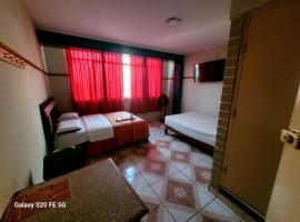 Las Estrellas Hostal，位于Puente Piedra的酒店