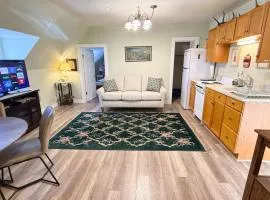 Historic Loft on top of The Governor's Mansion