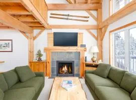 Alpine Timbers 2 Luxury Chalet with Hot Tub