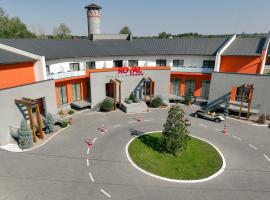 Royal Hotel & Events，位于Băileşti的酒店
