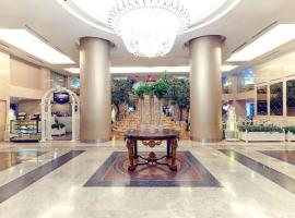 Garden Palace Hotel，位于泗水Genteng的酒店