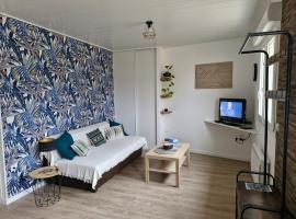 Hébergement 4 personnes au calme，位于Rigny-le-Ferron的酒店