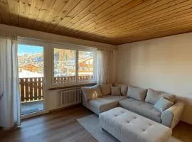 Sonniges Apartment im Zentrum mit Bergblick