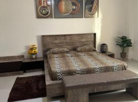 SEJOURNO Sn，位于Point E的酒店