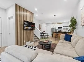 Honeyville House Sleeps 8 Pool Table