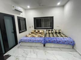 Jogi Homestay，位于德瓦尔卡的酒店