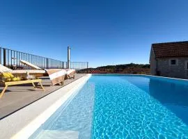 Villa Billubium - Dalmatian Stone House with Private Heated Pool