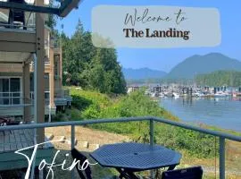 The Landing- Your Downtown Waterfront Oasis