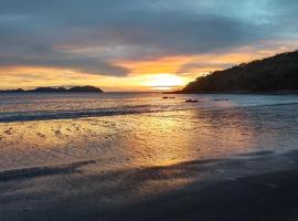 The Big House บ้านพักริมเล，位于拉廊的酒店