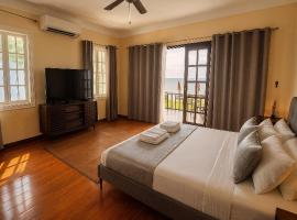 Diwata Suite, King Size Bed with Ocean View，位于道伊斯的酒店